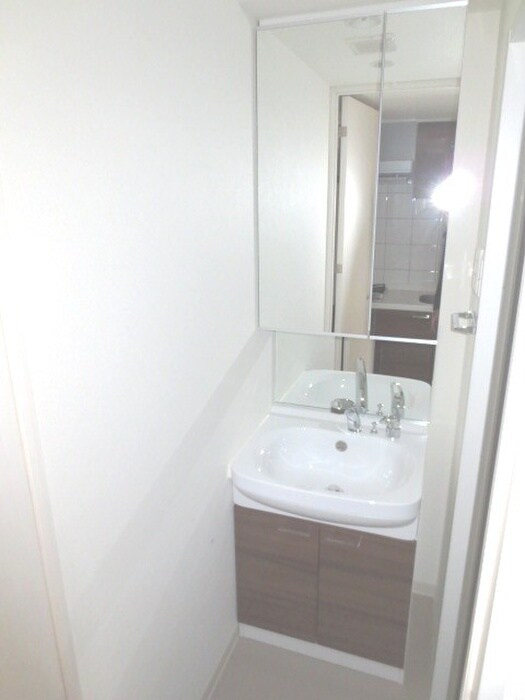 物件内観写真9　(洗面)