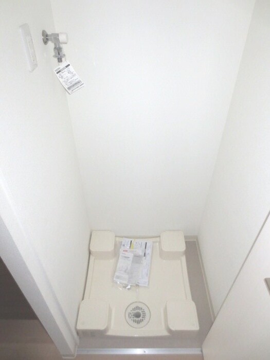 物件内観写真10　(洗濯機置場)