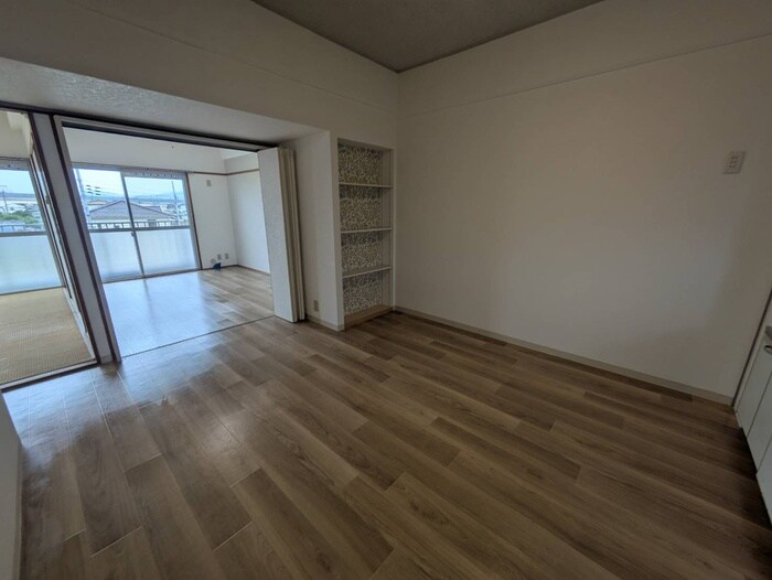 物件内観写真9　(居室)