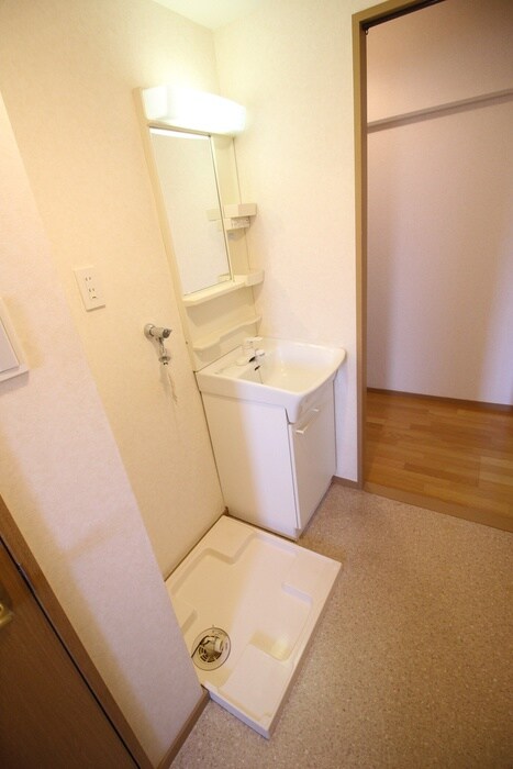 物件内観写真10　(洗濯機置場)