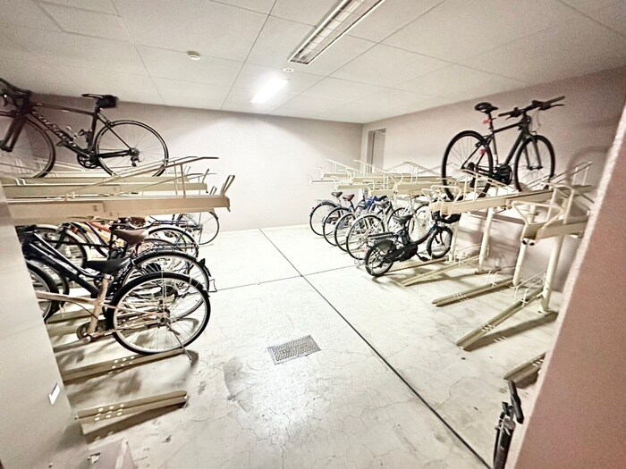 物件外観写真5　(駐輪場)