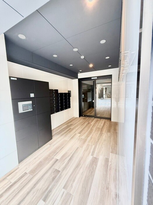 物件外観写真3　(エントランス部分)