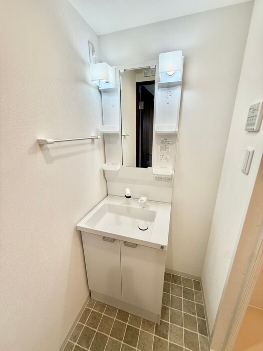 物件内観写真12　(洗面)