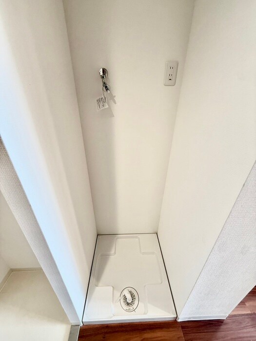 物件内観写真13　(洗濯機置場)