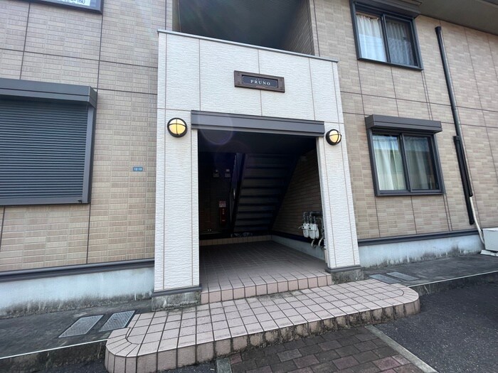 物件外観写真4　(エントランス部分)