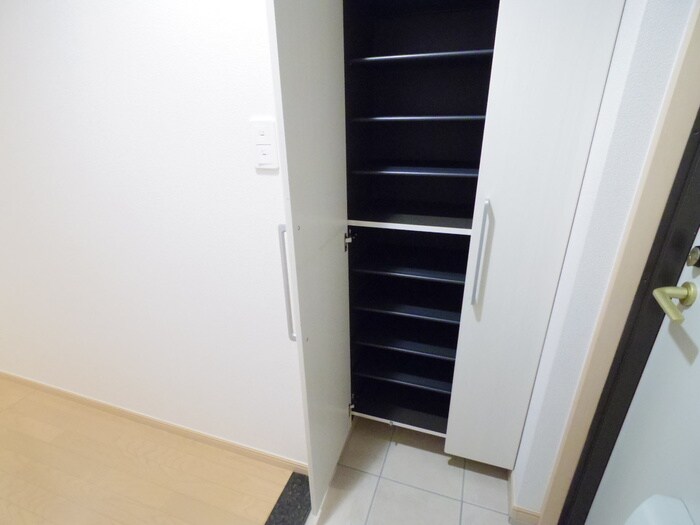 物件内観写真18　(靴箱)