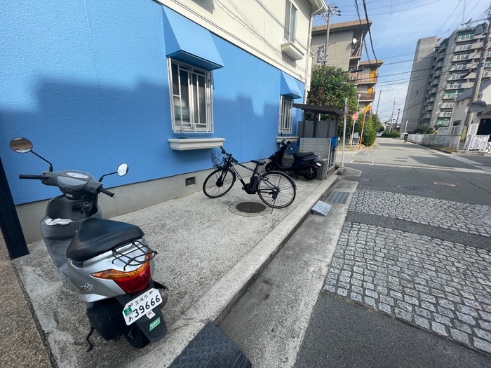 物件外観写真3　(駐輪場)