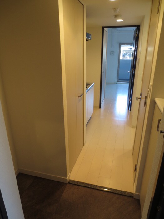 物件内観写真12　(玄関)