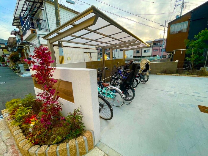 物件外観写真5　(駐輪場)