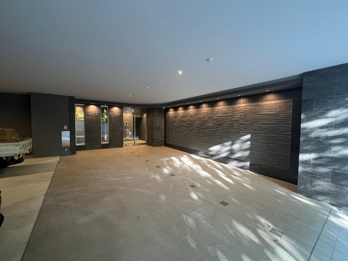 物件外観写真5　(駐車場)