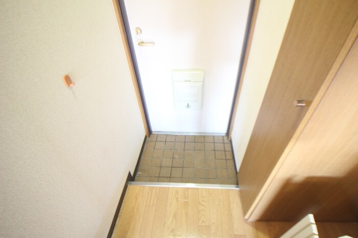物件内観写真17　(玄関)
