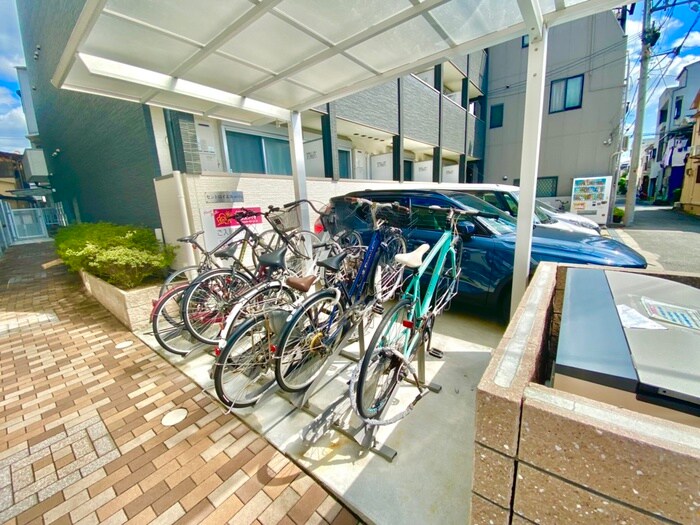 物件外観写真4　(駐輪場)