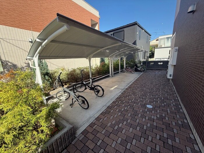 物件外観写真3　(駐輪場)