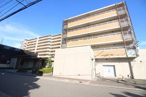 ﾛｰﾚﾙｽｸｴｱ豊中ｱｳﾚﾘｱ(112)外観写真