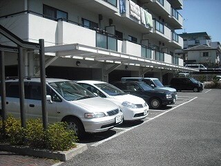 物件外観写真3　(駐車場)