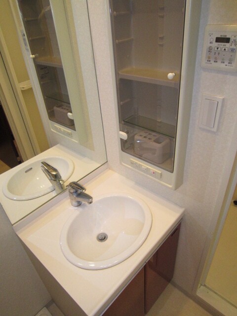 物件内観写真8　(洗面)