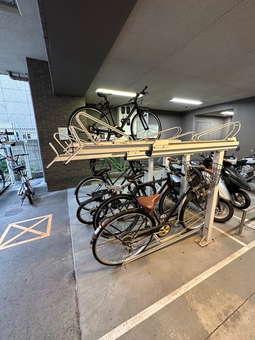 物件外観写真5　(駐輪場)