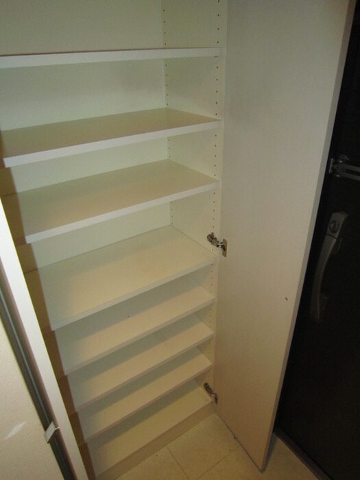 物件内観写真12　(靴箱)