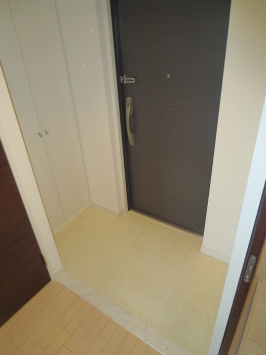 物件内観写真15　(玄関)
