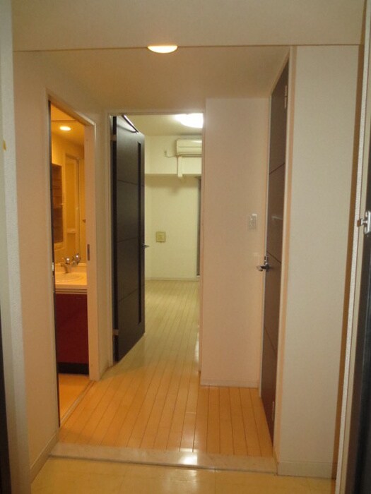 物件内観写真19　(廊下)
