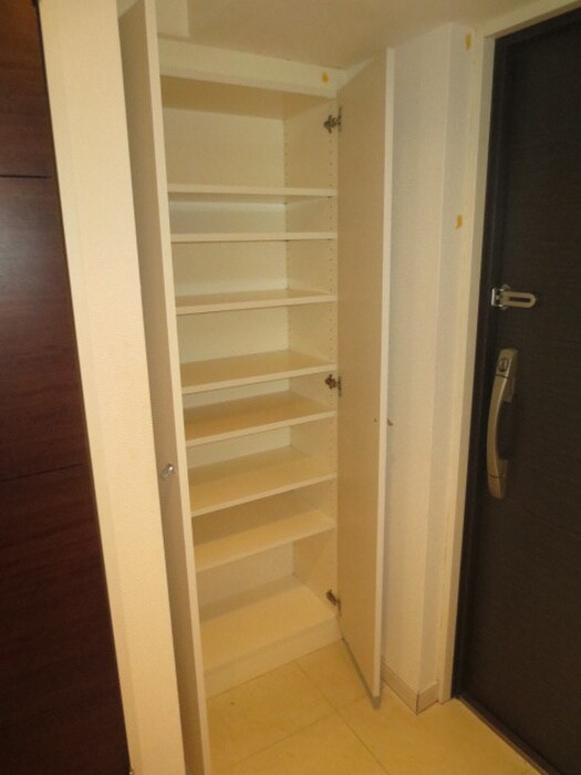 物件内観写真21　(玄関)