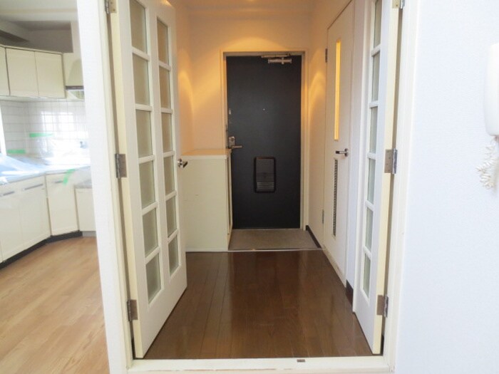 物件内観写真11　(玄関)