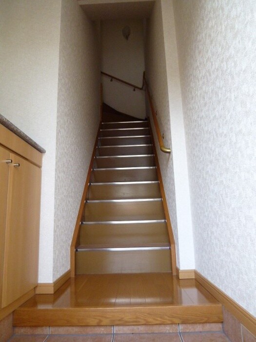 物件内観写真13　(玄関)