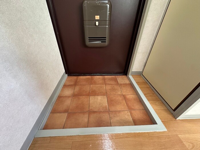 物件内観写真15　(玄関)