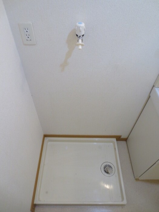 物件内観写真18　(洗濯機置場)