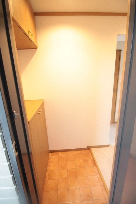 物件内観写真7　(玄関)