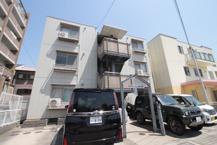 物件外観写真3　(駐車場)