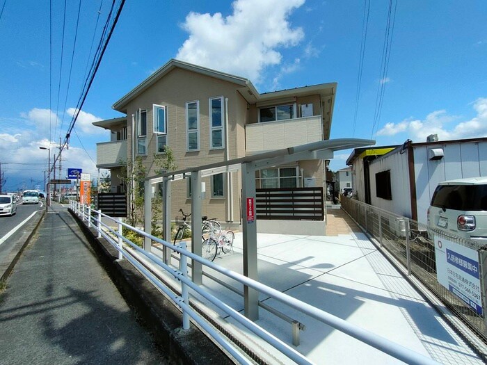 物件外観写真1　(外観写真)