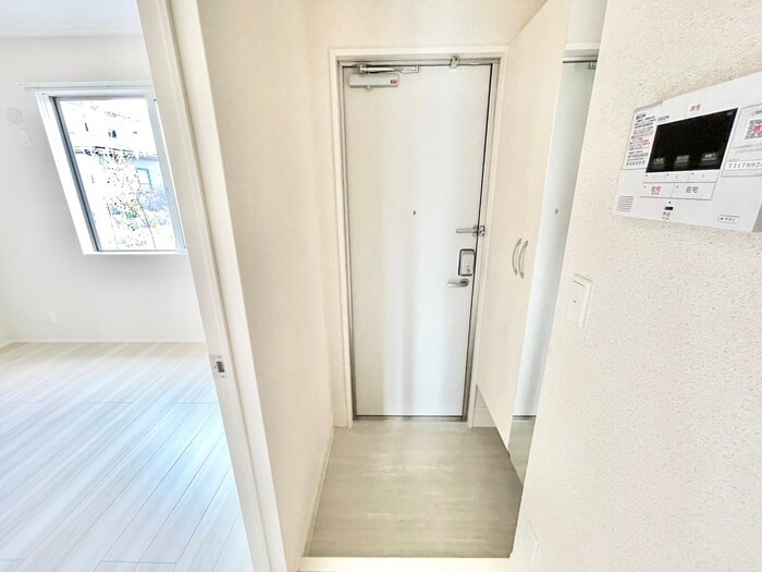 物件内観写真16　(玄関)