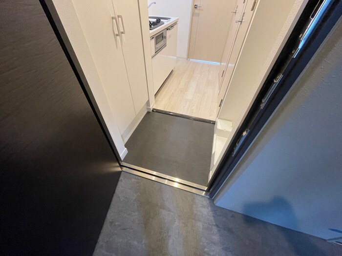 物件内観写真12　(玄関)