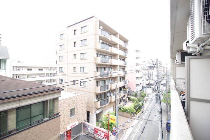 物件内観写真11　(室内からの展望)