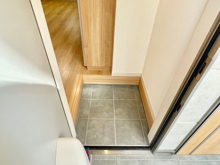 物件内観写真17　(玄関)