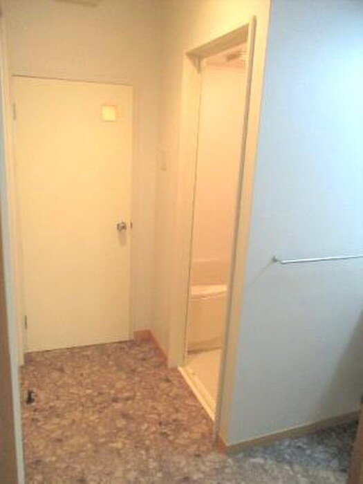 物件内観写真16　(廊下)