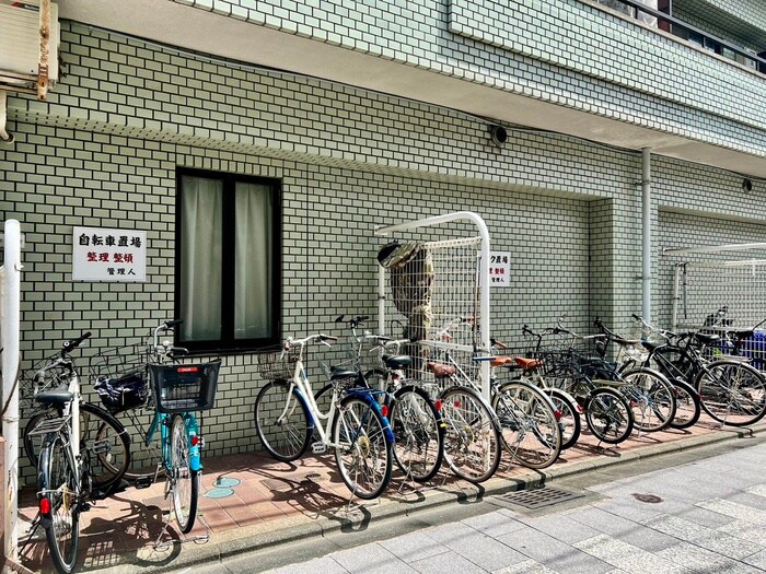 物件外観写真3　(駐輪場)