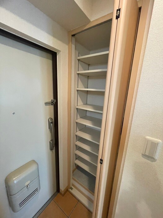 物件内観写真15　(靴箱)