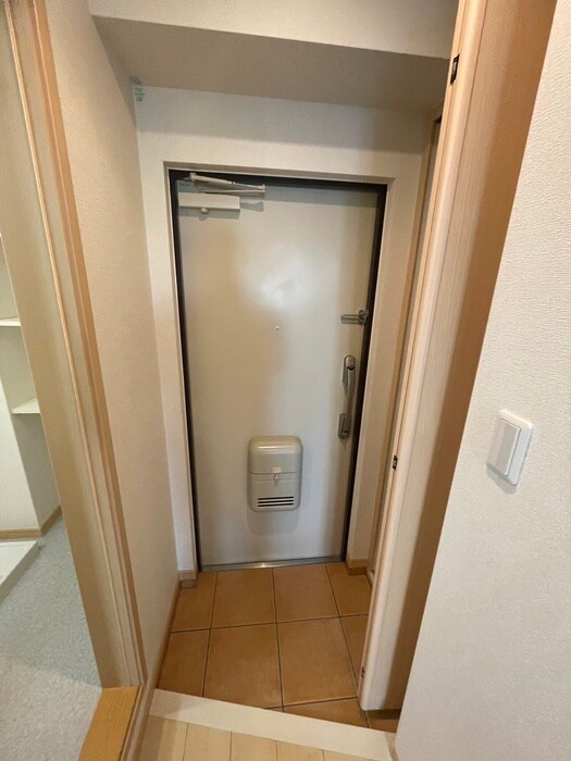 物件内観写真18　(玄関)