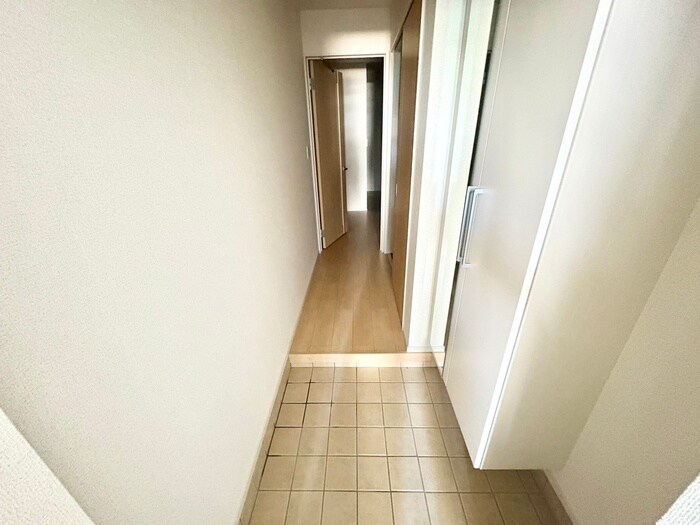 物件内観写真9　(玄関)