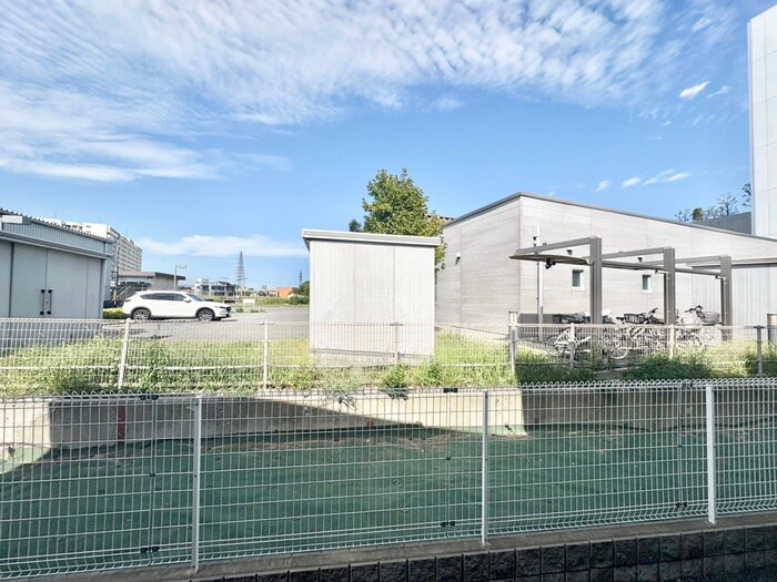 物件内観写真22　(室内からの展望)