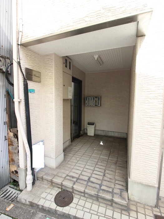 物件外観写真3　(エントランス部分)