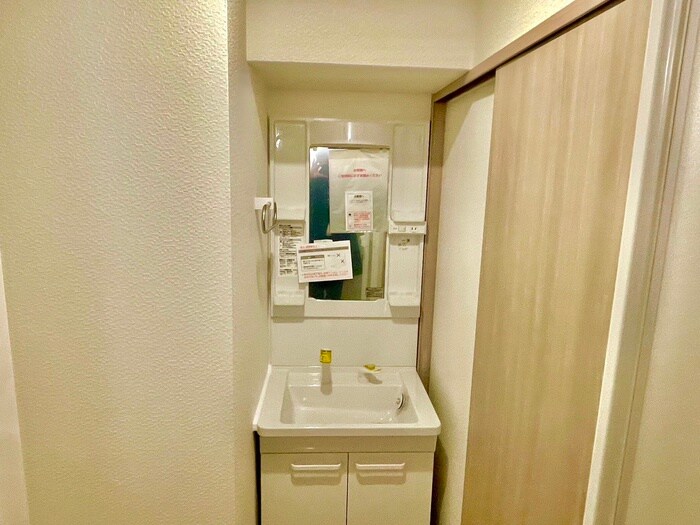 物件内観写真8　(洗面)