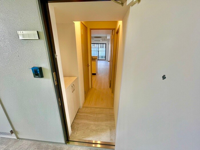 物件内観写真13　(玄関)