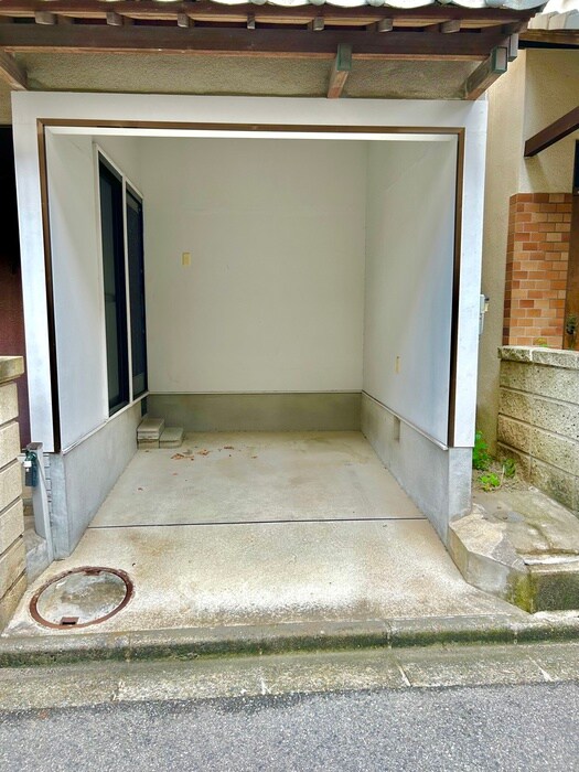 物件外観写真3　(駐車場)