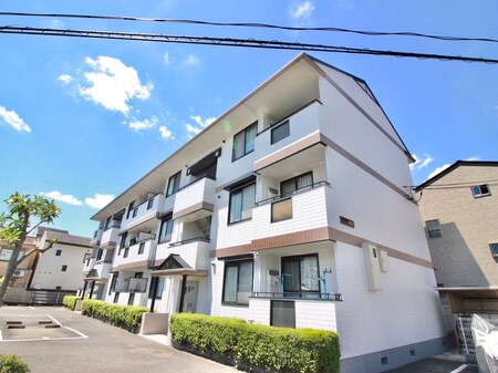 マンション角屋外観写真