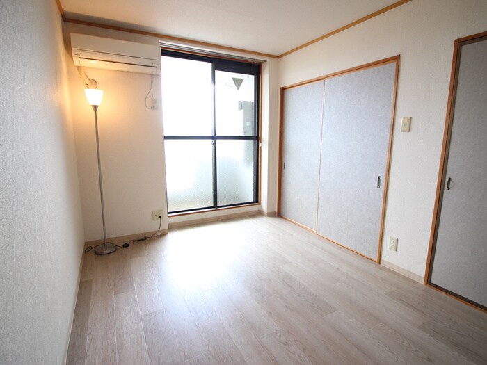 物件内観写真6　(居室)