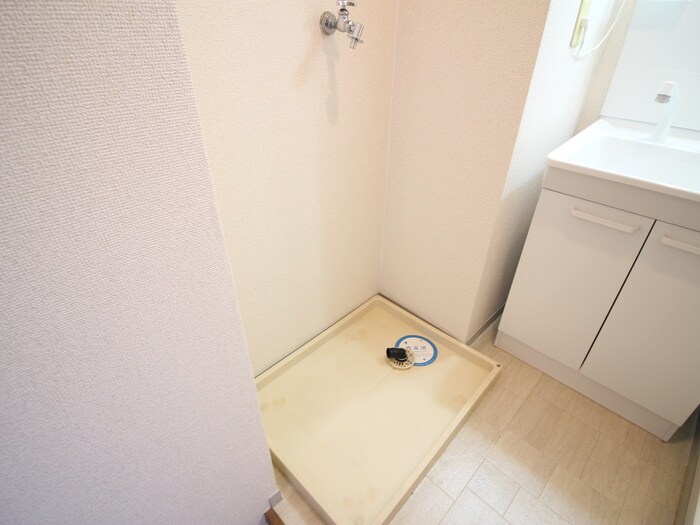 物件内観写真12　(洗濯機置場)