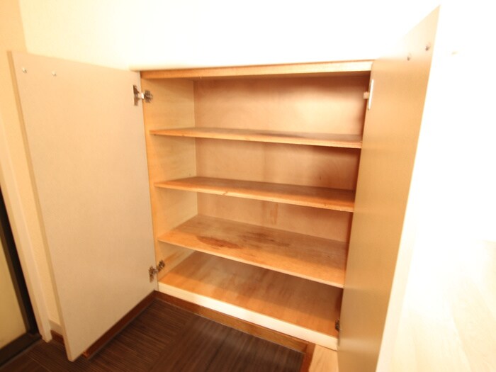 物件内観写真18　(靴箱)